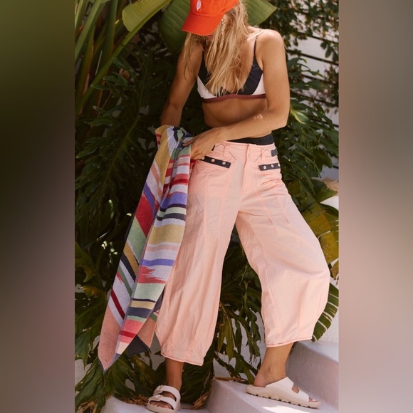 Free People Movement ~ Elevate Crop Pants ~ XS Pastel Peach ~ * NWT * 🏝️ - Picture 7 of 10